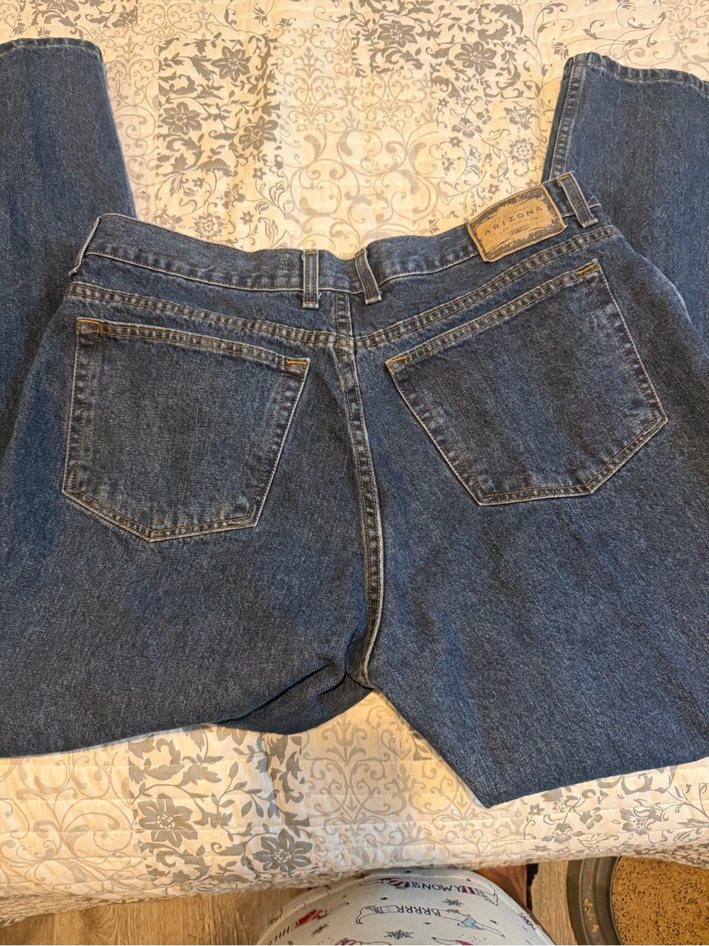 Men’s Arizona loose fit 38x32 jeans vgc